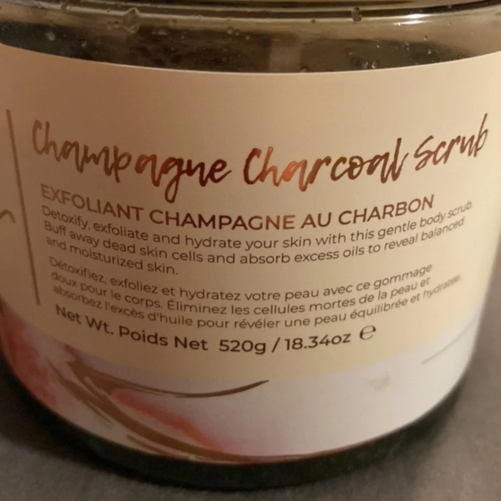 Manna Kadar Champagne Charcoal Scrub, 18.34 oz - Picture 2 of 5